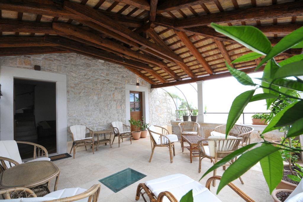 Bed & Breakfast Korta Gira Buici  Exterior photo